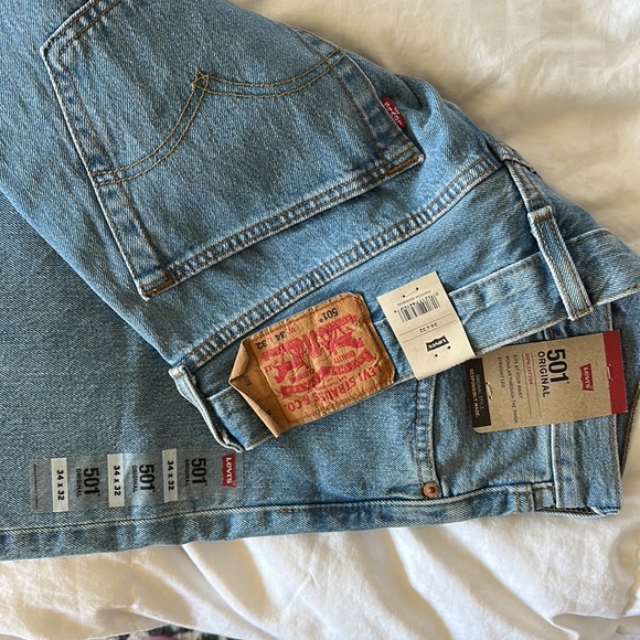 Male Levi’s 501 original 34x32 - Picture 2 of 5